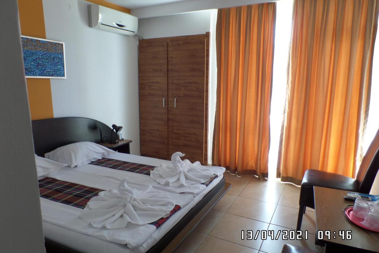 מאמאיה Hotel Metropol מראה חיצוני תמונה
